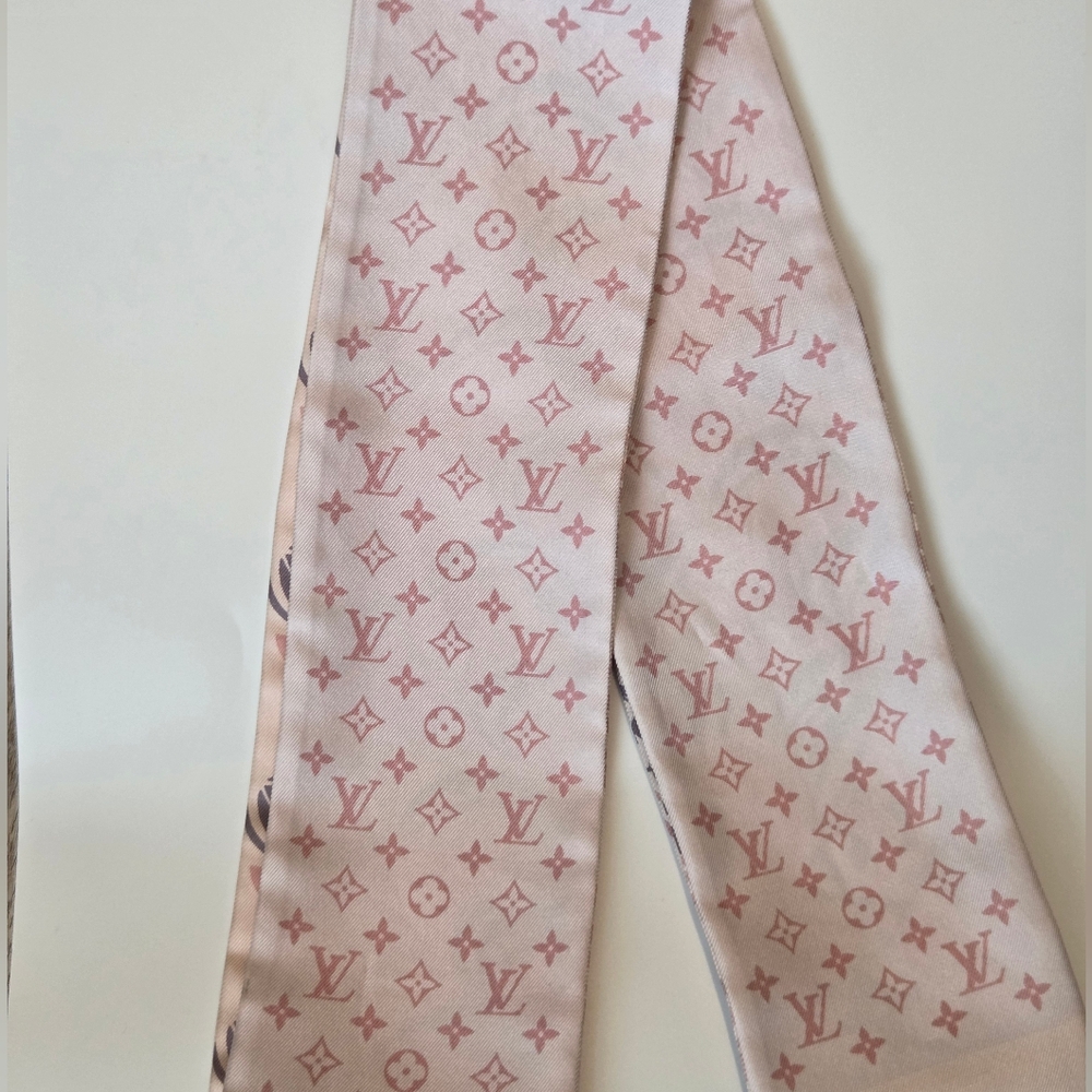 Authentic Louis Vuitton Silk Monogram Monokinawa Bandeau Pink Grey - Picture 3 of 5